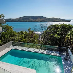  Holiday home Waves 3 Luxury 3 Bedroom Endless Ocean Views Central Location + Buggy Australia